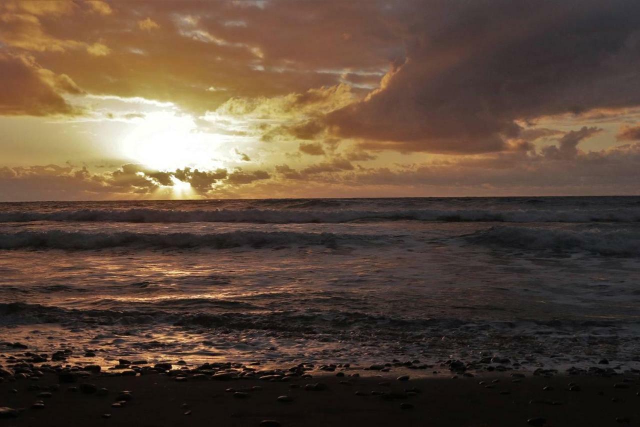 Oasis Atlantico: Rincon Secreto Al Pie De Los Senderos Azano Εξωτερικό φωτογραφία